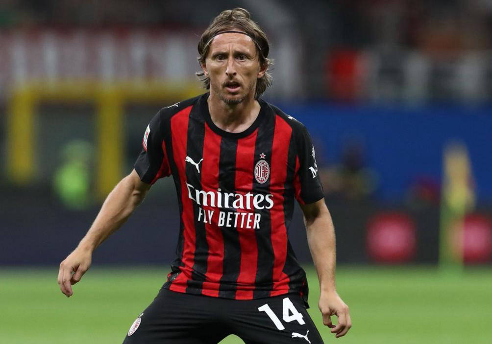 穆里尼奥：孔蒂的那不勒斯很难找到弱点，不讨论重回皇马话题