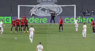 中超赛报：上海申花客场击败武汉三镇,