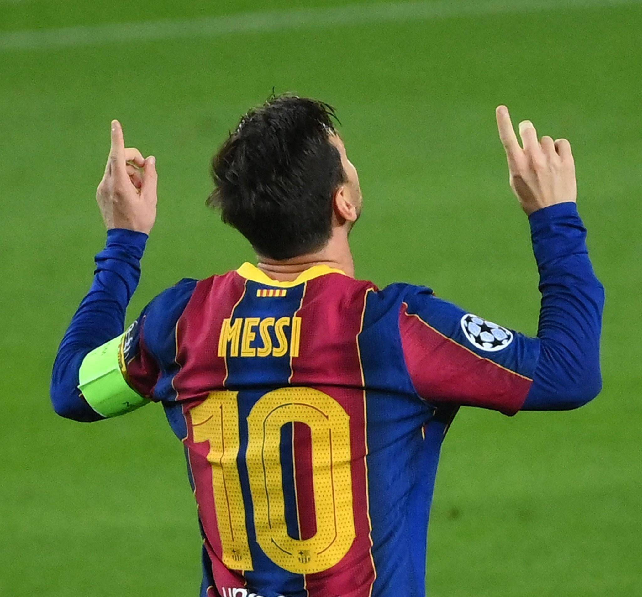 记者守候利物浦基地等待萨拉赫，斯洛特或派其出战国米